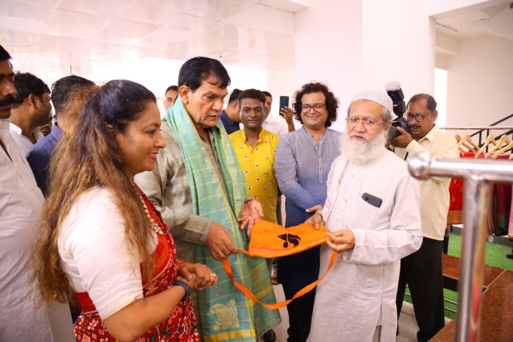 Installation of Saint Kabir Das Ji’s idol added a spiritual dimension to the celebration.