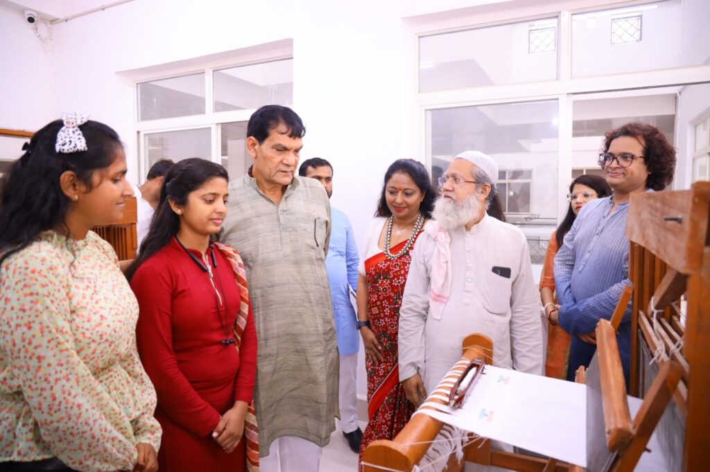 Kabir Das Ji’s profound connection to weaving, both as a practitioner and a philosopher.