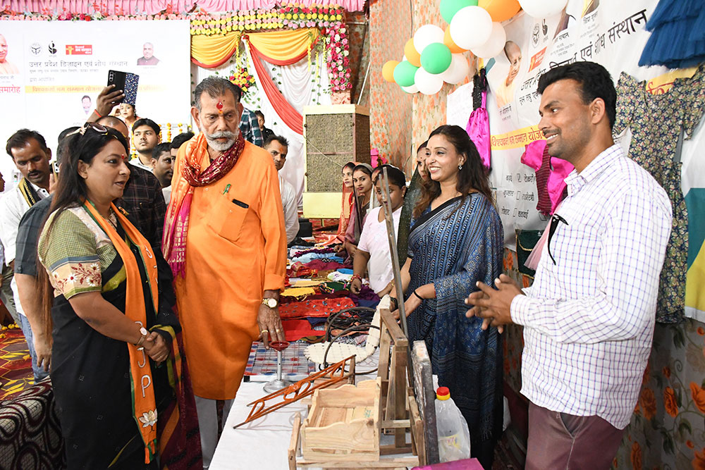 Distribution of toolkits and certificates to 750 participants