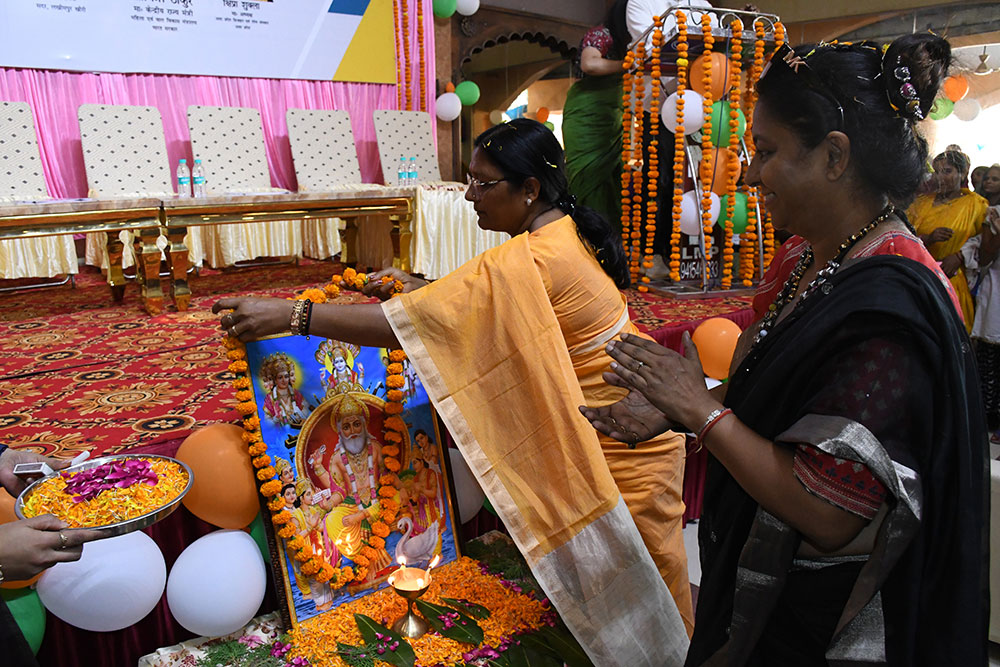 Vishwakarma Shram Samman Yojana and the ODOP program in Lakhimpur.