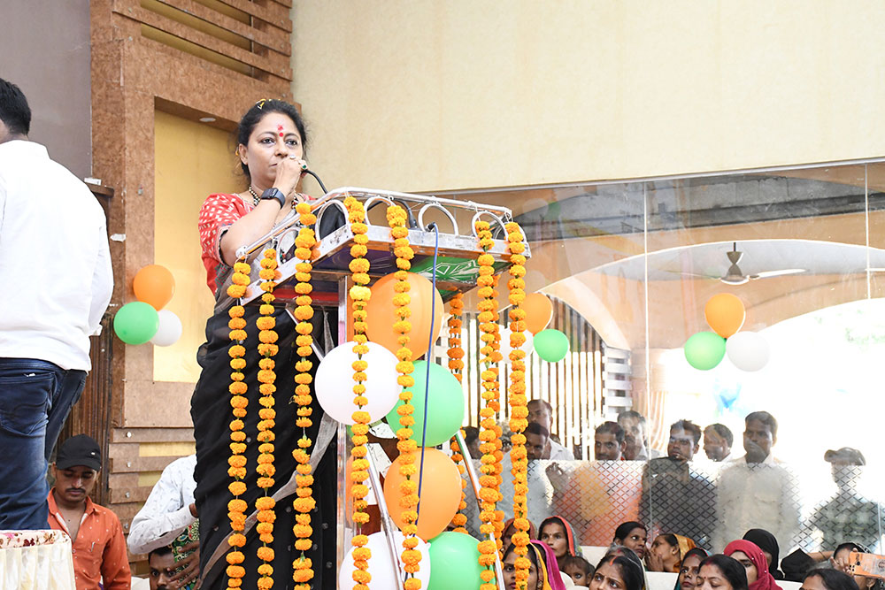 Large-scale distribution of toolkits and certificates.