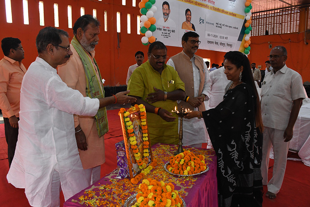  Vishwakarma Samsamman Yojana aims to uplift the socio-economic status of artisans.